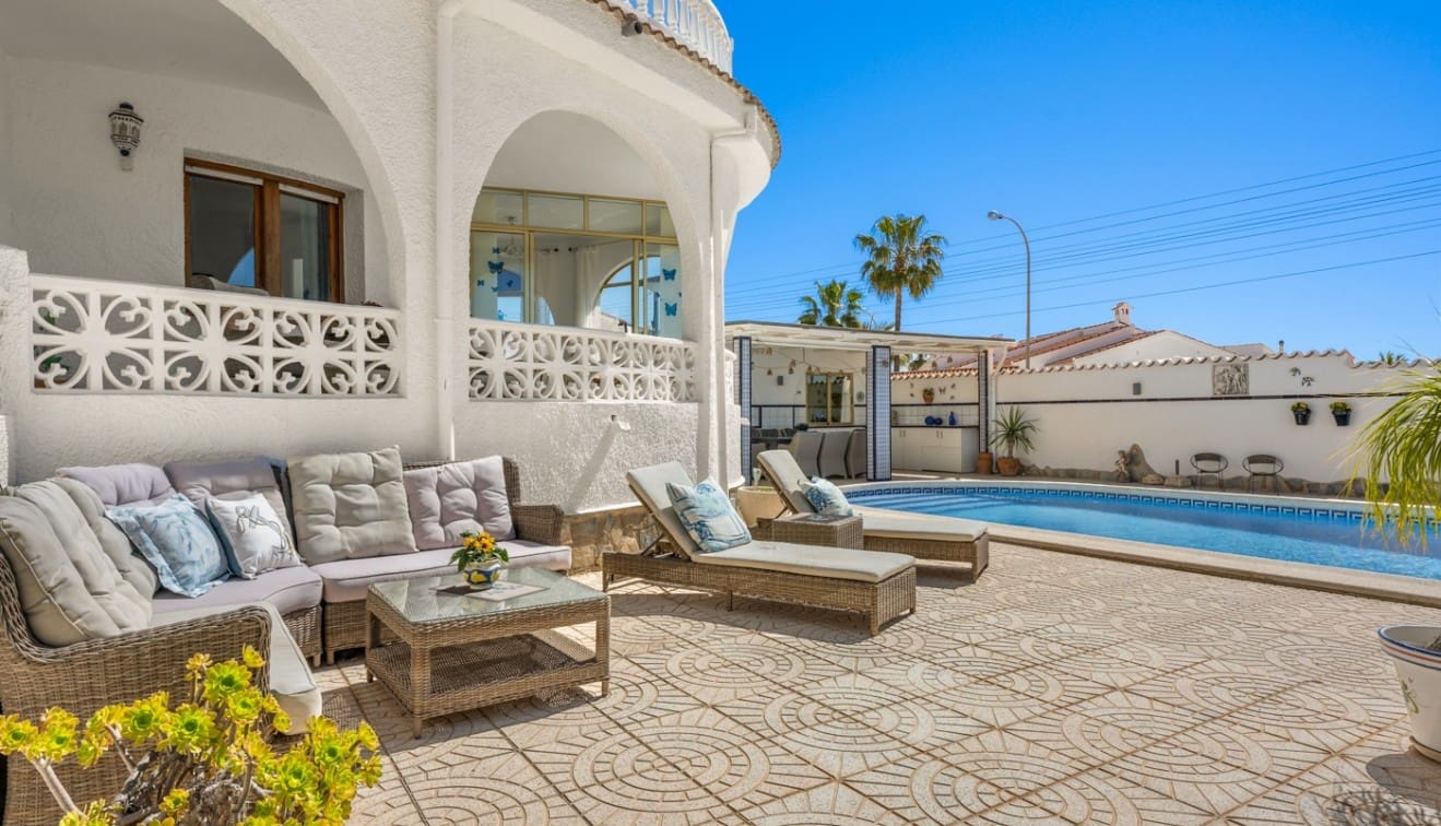 4 soveværelse Villa til salg i Ciudad Quesada med swimmingpool garage - € 519.000 (Ref: 9795089)