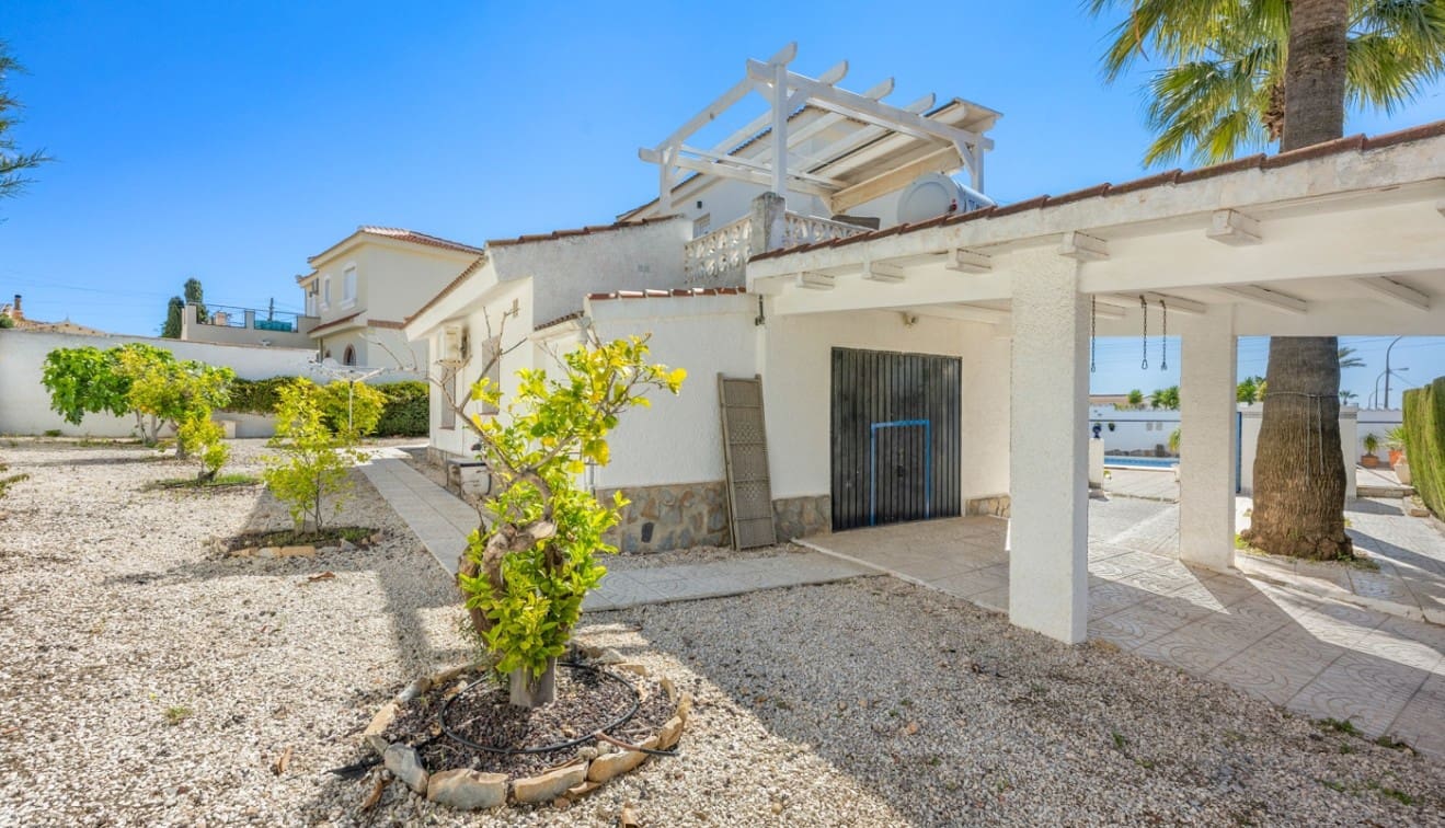 4 soveværelse Villa til salg i Ciudad Quesada med swimmingpool garage - € 519.000 (Ref: 9795089)