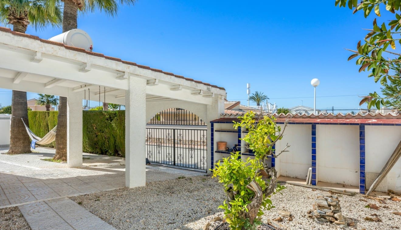 4 soveværelse Villa til salg i Ciudad Quesada med swimmingpool garage - € 519.000 (Ref: 9795089)