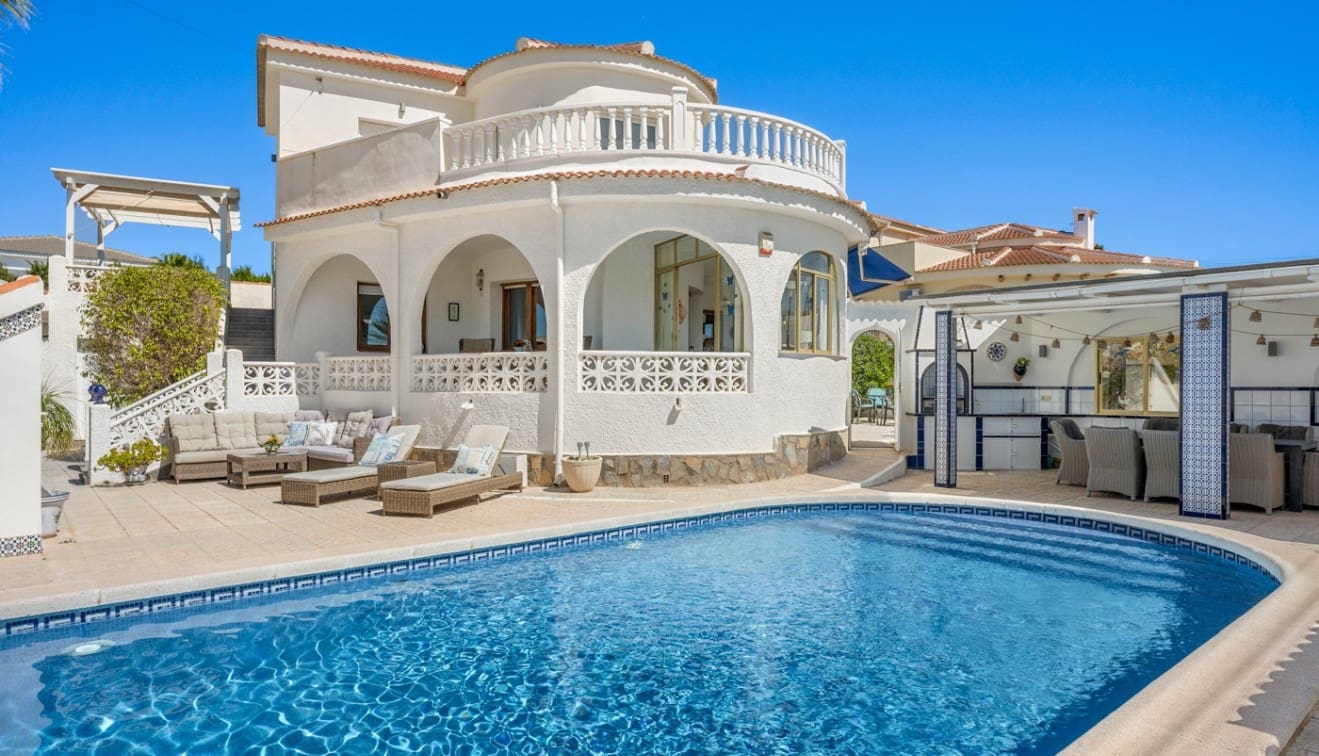 4 soveværelse Villa til salg i Ciudad Quesada med swimmingpool garage - € 519.000 (Ref: 9795089)