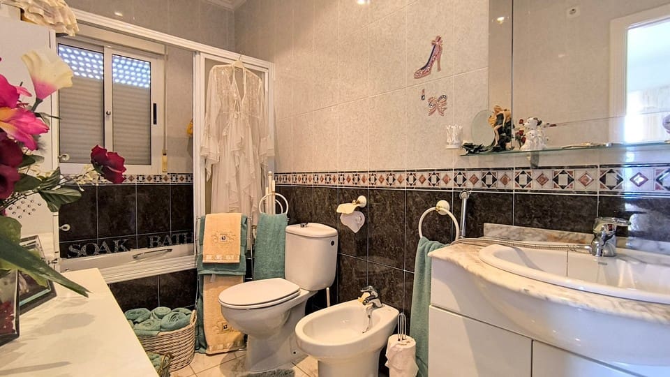 4 chambre Villa/Maison à vendre à Ciudad Quesada avec piscine garage - 625 000 € (Ref: 9795633)