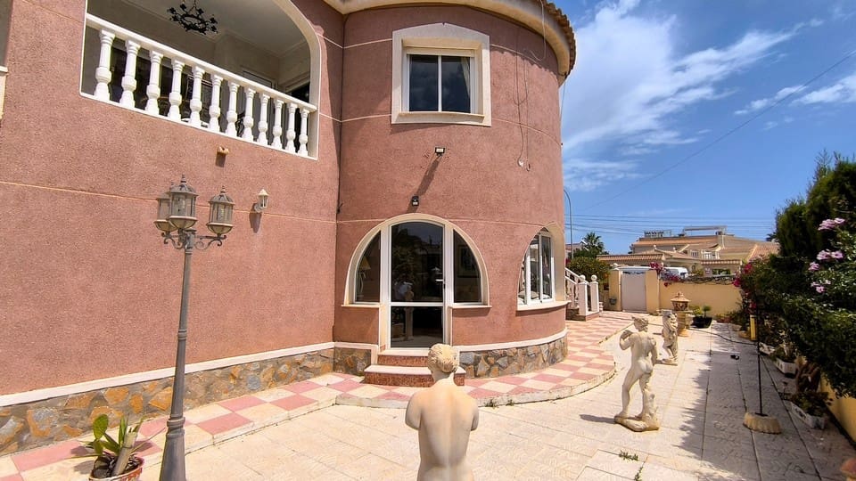 4 chambre Villa/Maison à vendre à Ciudad Quesada avec piscine garage - 625 000 € (Ref: 9795633)