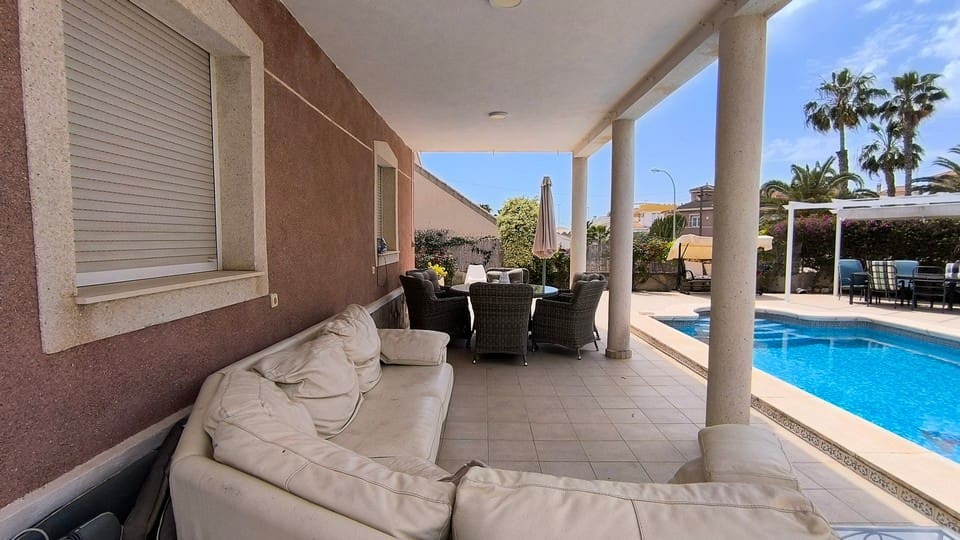 4 chambre Villa/Maison à vendre à Ciudad Quesada avec piscine garage - 625 000 € (Ref: 9795633)