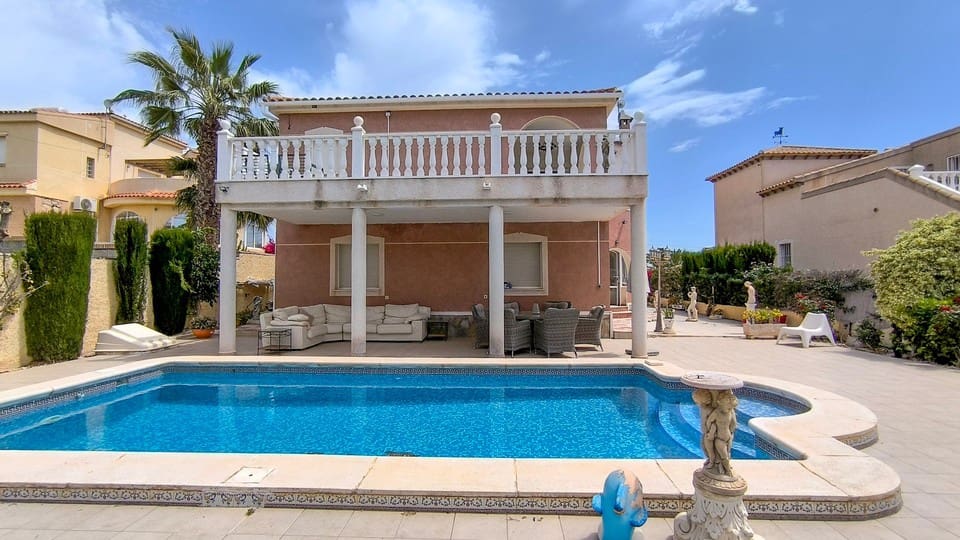 4 chambre Villa/Maison à vendre à Ciudad Quesada avec piscine garage - 625 000 € (Ref: 9795633)