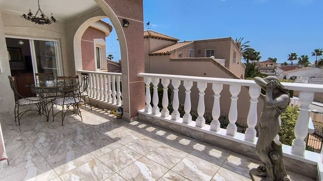 4 chambre Villa/Maison à vendre à Ciudad Quesada, Rojales avec piscine garage - 625 000 € (Ref: 9795633)