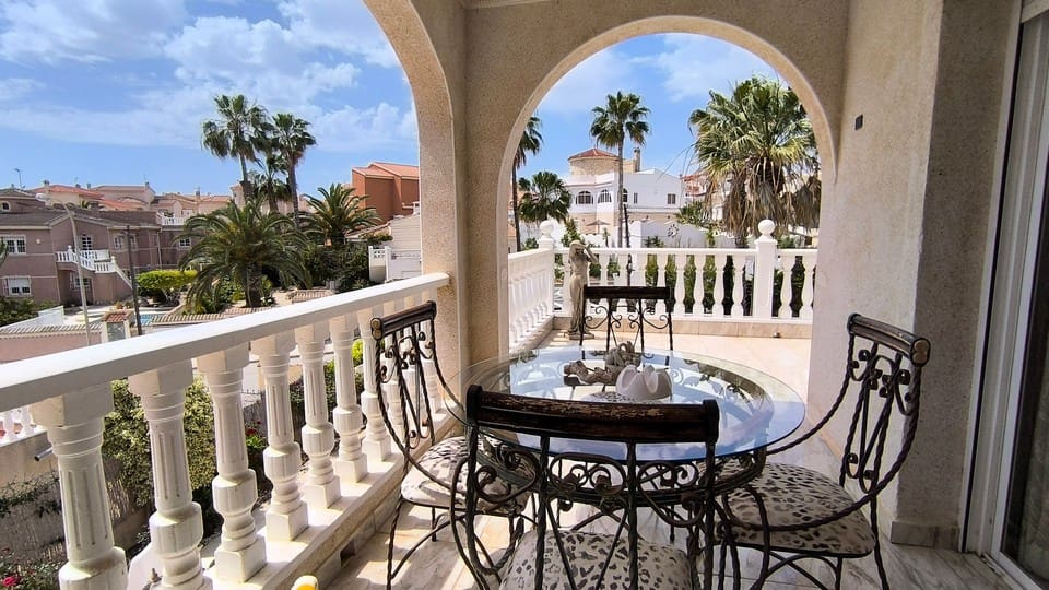 4 chambre Villa/Maison à vendre à Ciudad Quesada avec piscine garage - 625 000 € (Ref: 9795633)