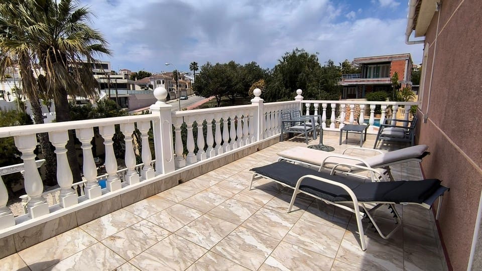 4 chambre Villa/Maison à vendre à Ciudad Quesada avec piscine garage - 625 000 € (Ref: 9795633)