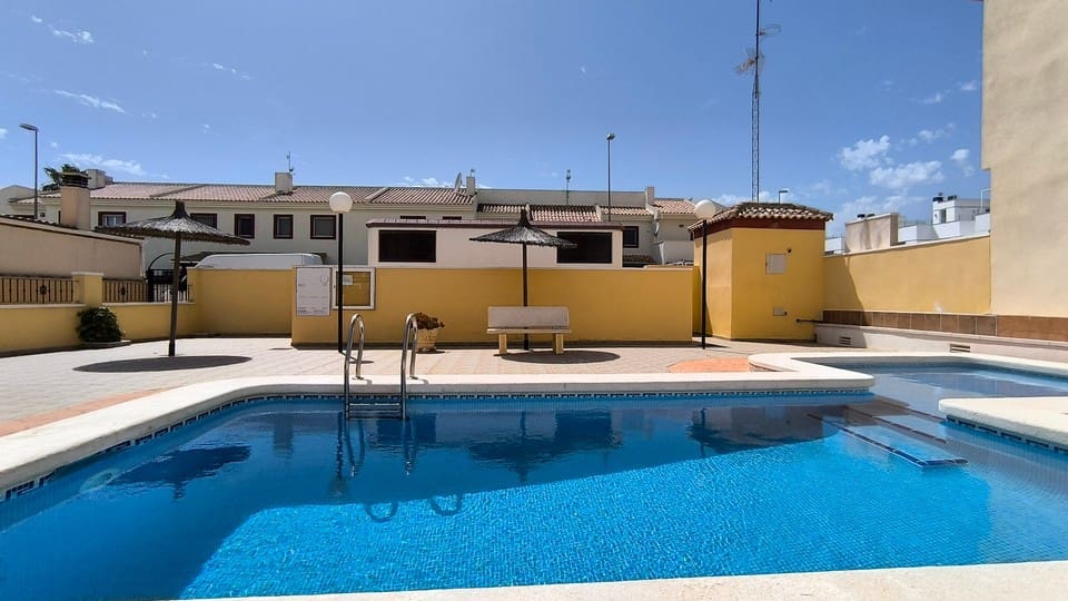 3 slaapkamer Rijtjeshuis te koop in Ciudad Quesada met zwembad - € 220.000 (Ref: 9797766)