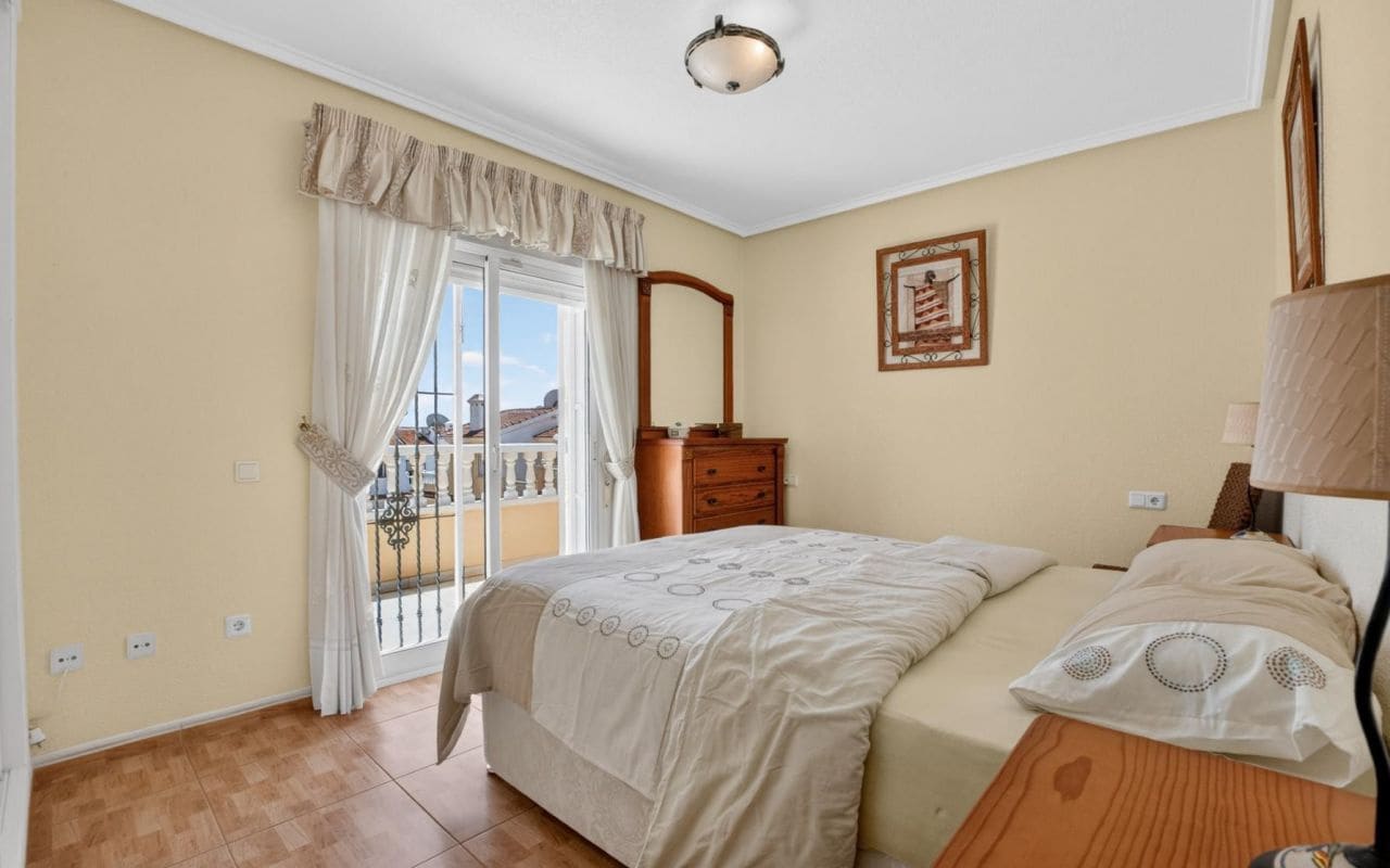 3 bedroom Townhouse for sale in Ciudad Quesada with pool - € 279,000 (Ref: 9802961)