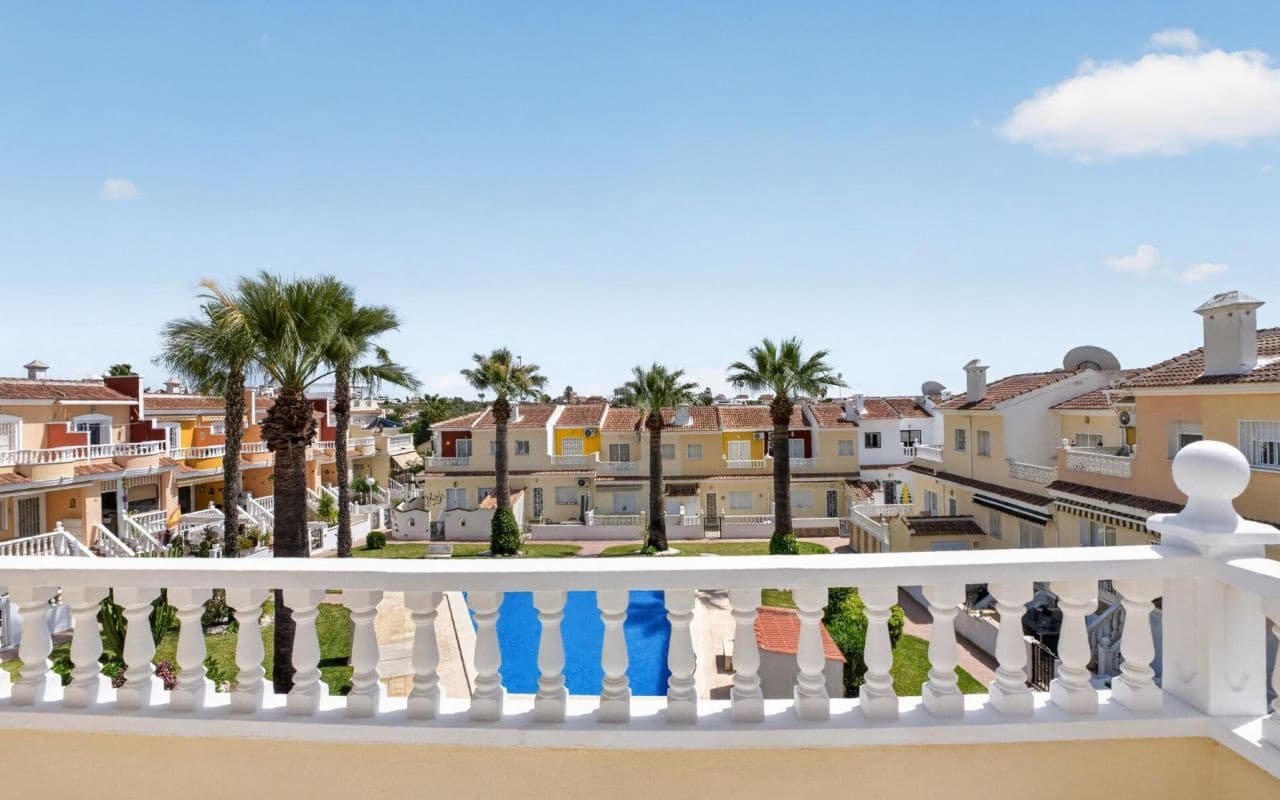 3 bedroom Townhouse for sale in Ciudad Quesada with pool - € 279,000 (Ref: 9802961)