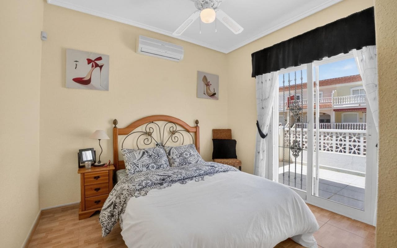 3 bedroom Townhouse for sale in Ciudad Quesada with pool - € 279,000 (Ref: 9802961)