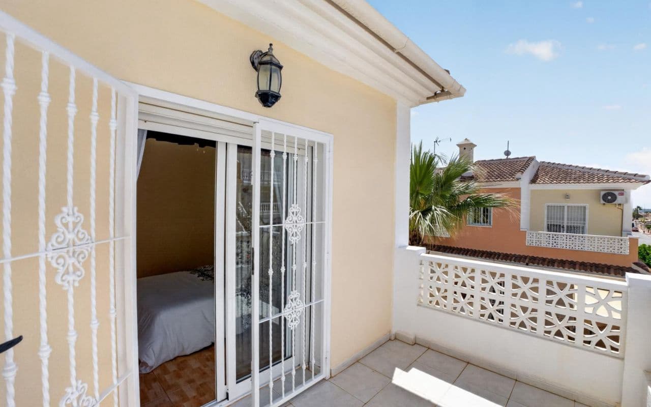 3 bedroom Townhouse for sale in Ciudad Quesada with pool - € 279,000 (Ref: 9802961)