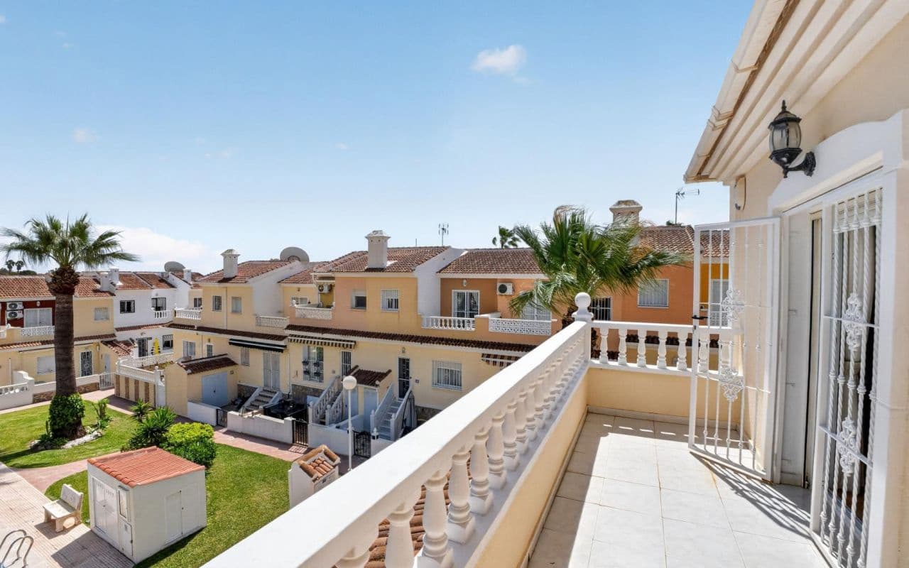 3 bedroom Townhouse for sale in Ciudad Quesada with pool - € 279,000 (Ref: 9802961)