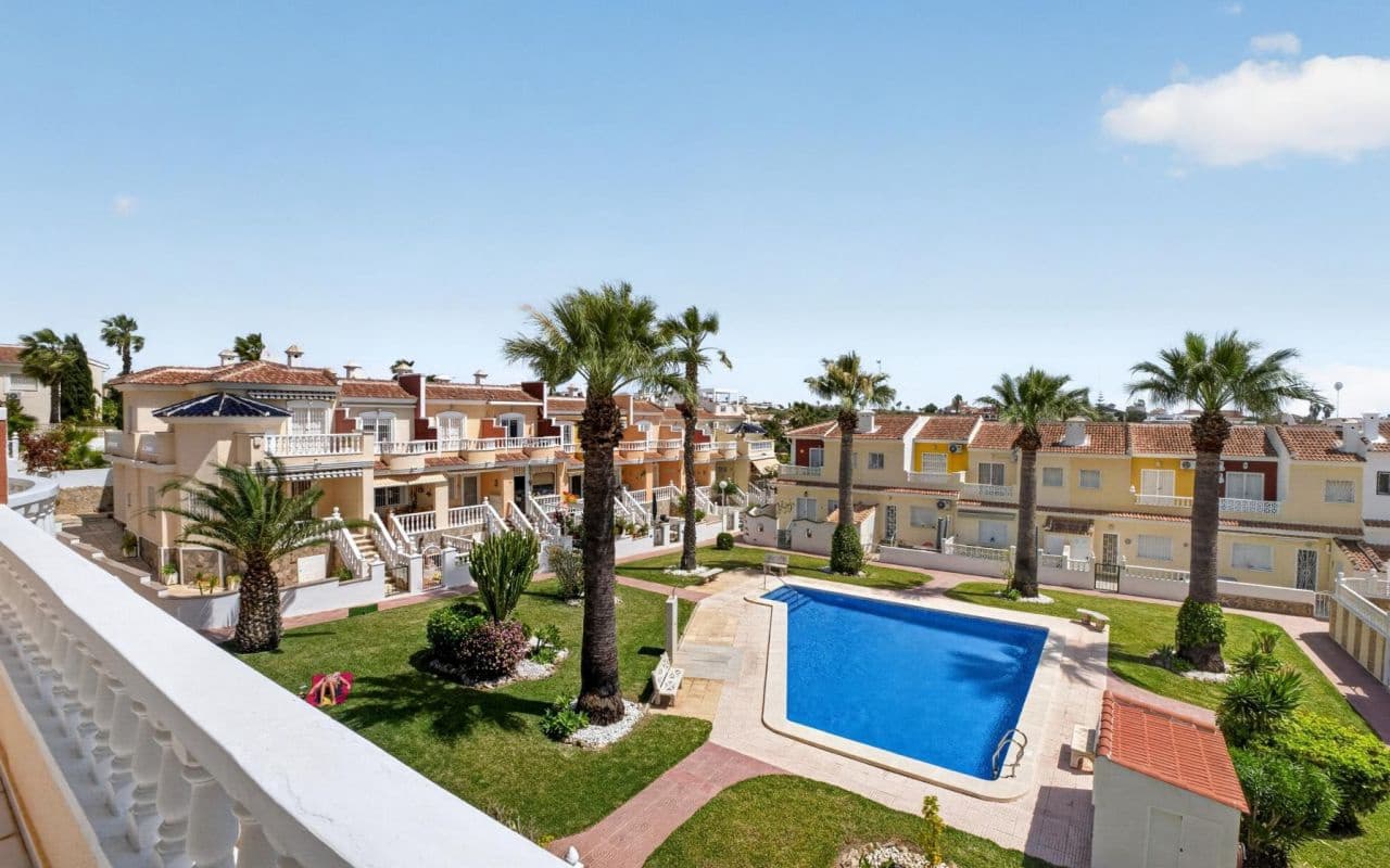 3 bedroom Townhouse for sale in Ciudad Quesada with pool - € 279,000 (Ref: 9802961)