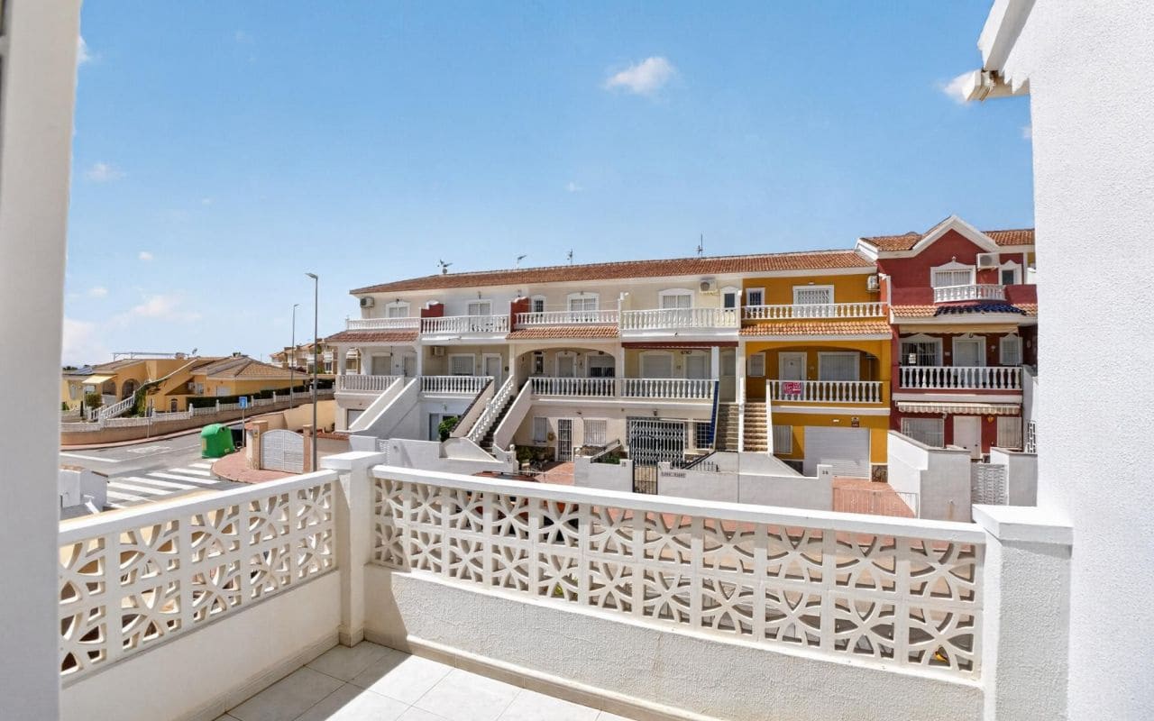 3 bedroom Townhouse for sale in Ciudad Quesada with pool - € 279,000 (Ref: 9802961)