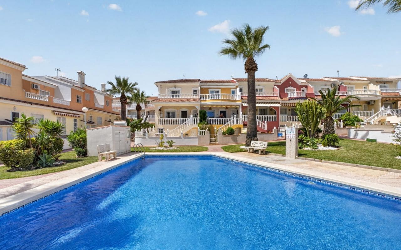 3 bedroom Townhouse for sale in Ciudad Quesada with pool - € 279,000 (Ref: 9802961)