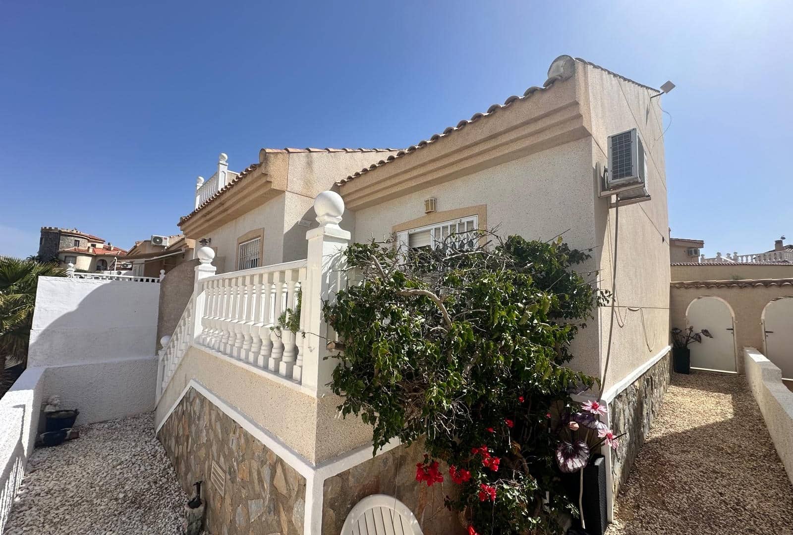 3 bedroom Semi-detached Villa for sale in Ciudad Quesada with pool - € 179,900 (Ref: 9802962)