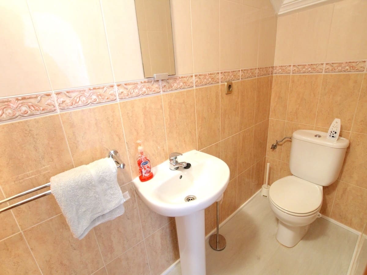 2 slaapkamer Villa te koop in Cabo Roig met zwembad - € 235.000 (Ref: 9806811)