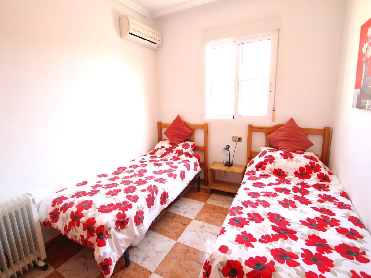 2 slaapkamer Villa te koop in Cabo Roig met zwembad - € 235.000 (Ref: 9806811)