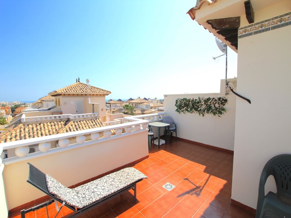 2 slaapkamer Villa te koop in Cabo Roig met zwembad - € 235.000 (Ref: 9806811)