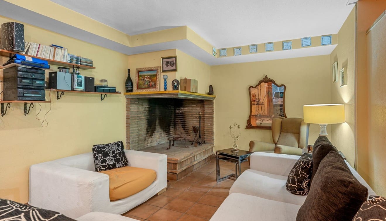 6 sovrum Villa till salu i Torrevieja med pool garage - 950 000 € (Ref: 9810412)
