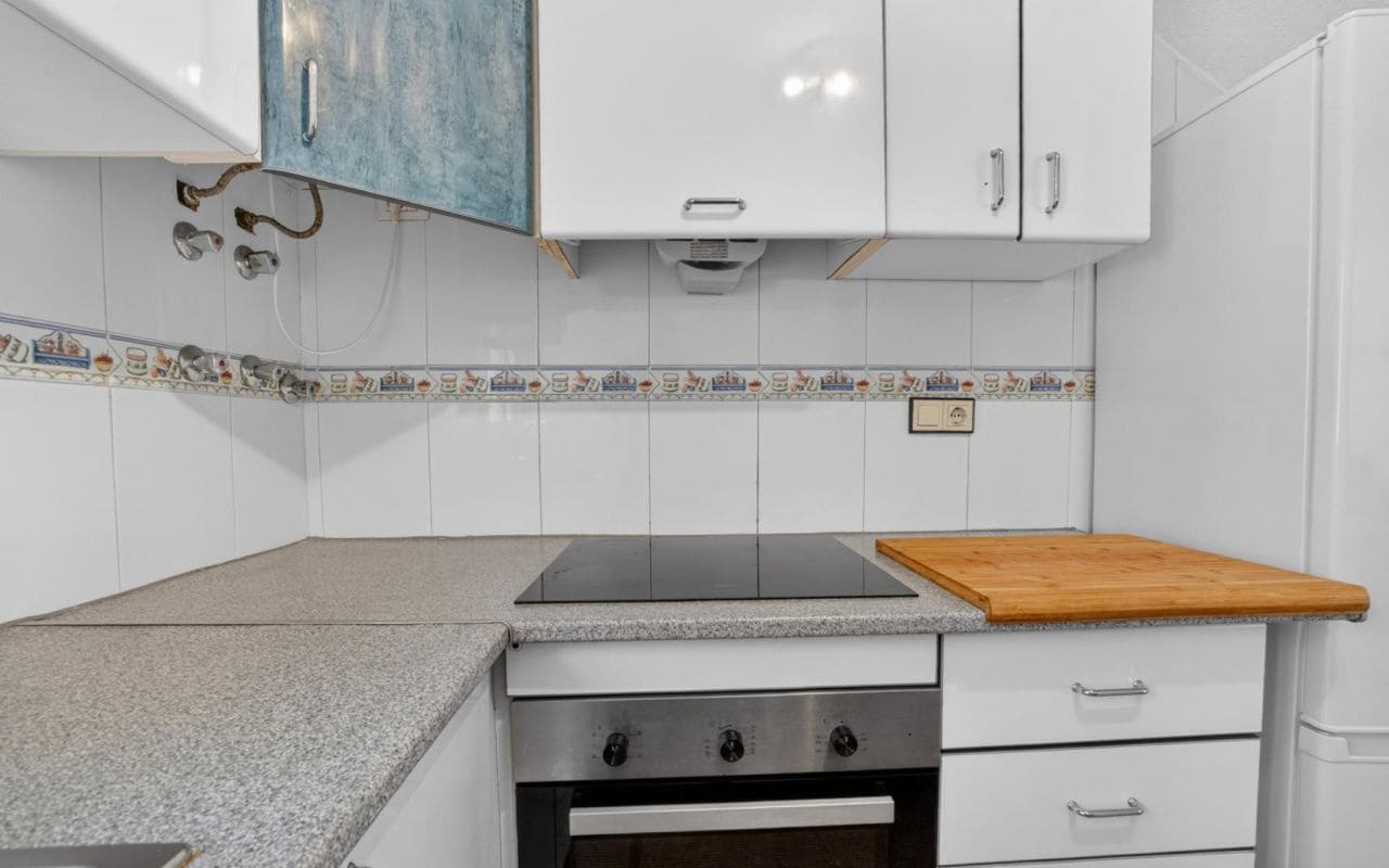 3 slaapkamer Villa te koop in Orihuela Costa met zwembad - € 159.000 (Ref: 9816518)