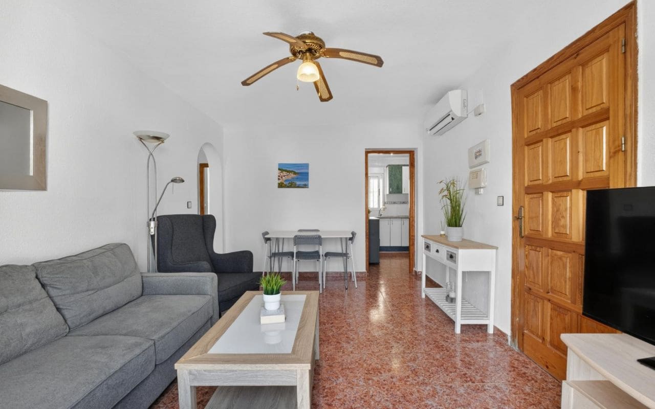 3 slaapkamer Villa te koop in Orihuela Costa met zwembad - € 159.000 (Ref: 9816518)