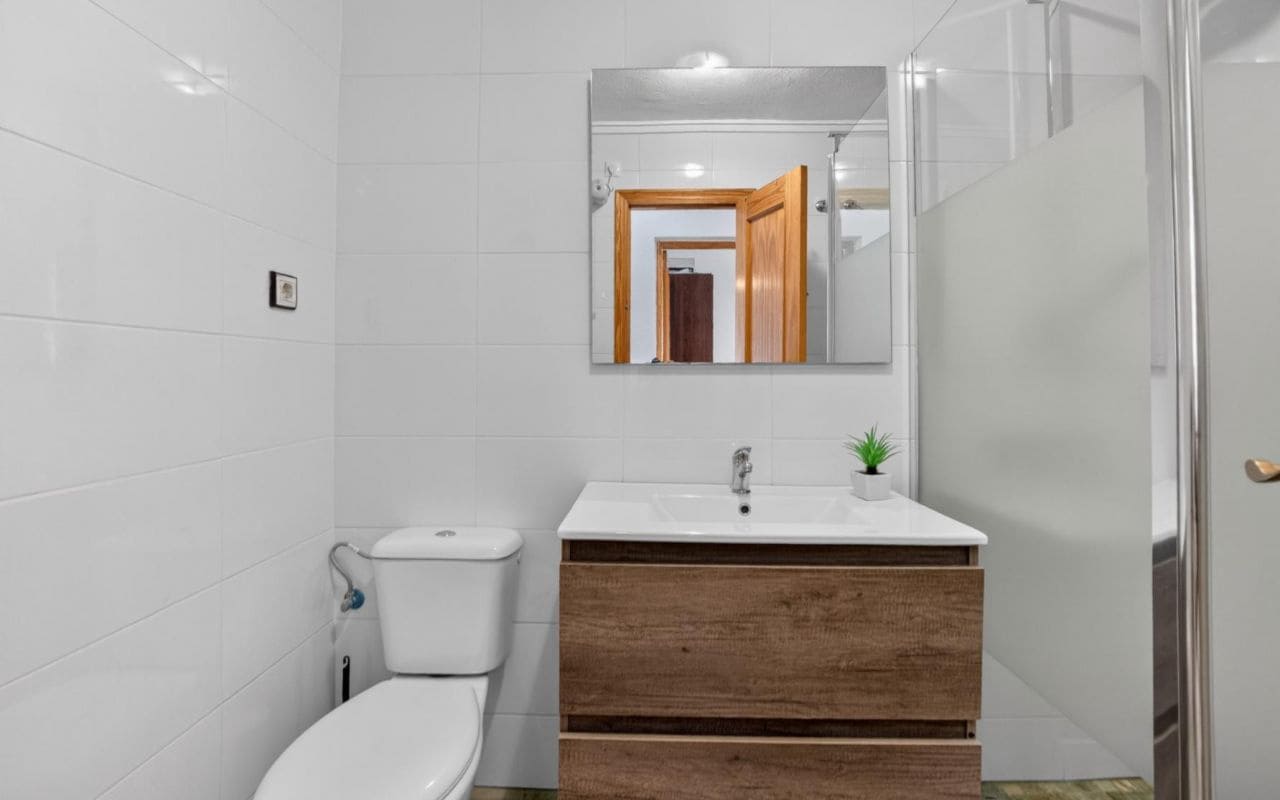3 slaapkamer Villa te koop in Orihuela Costa met zwembad - € 159.000 (Ref: 9816518)