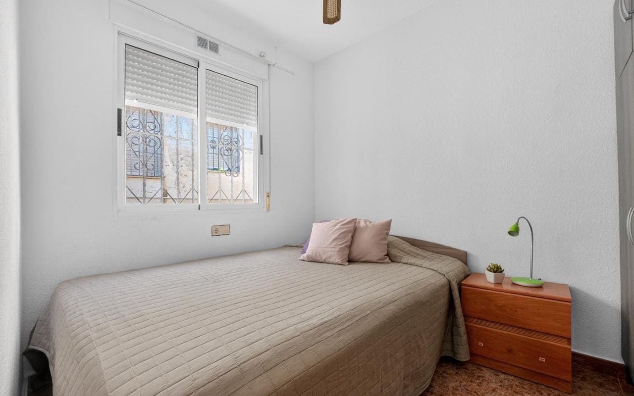 3 slaapkamer Villa te koop in Orihuela Costa met zwembad - € 159.000 (Ref: 9816518)