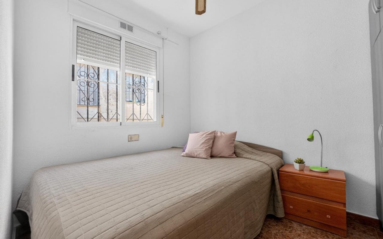 3 slaapkamer Villa te koop in Orihuela Costa met zwembad - € 159.000 (Ref: 9816518)