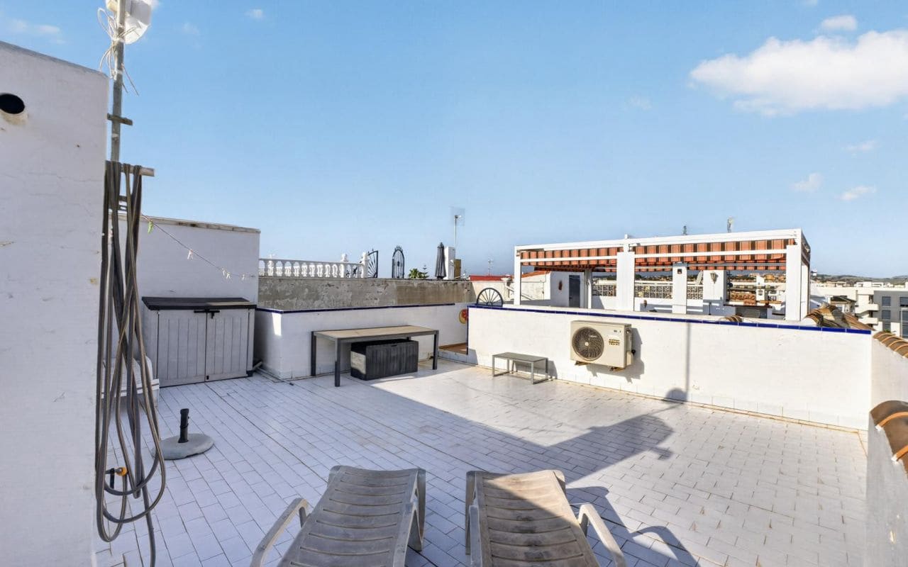 3 slaapkamer Villa te koop in Orihuela Costa met zwembad - € 159.000 (Ref: 9816518)