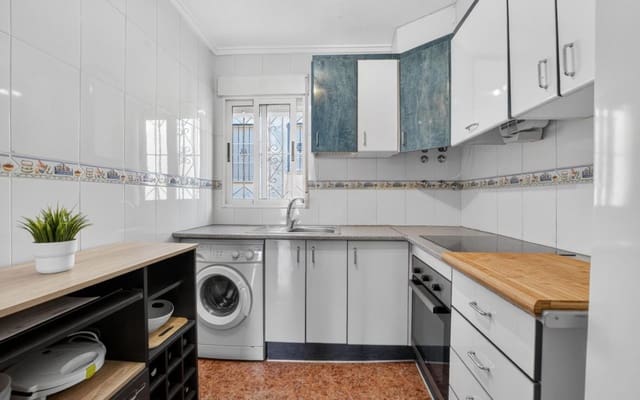 3 slaapkamer Villa te koop in Orihuela Costa, Orihuela met zwembad - € 159.000 (Ref: 9816518)