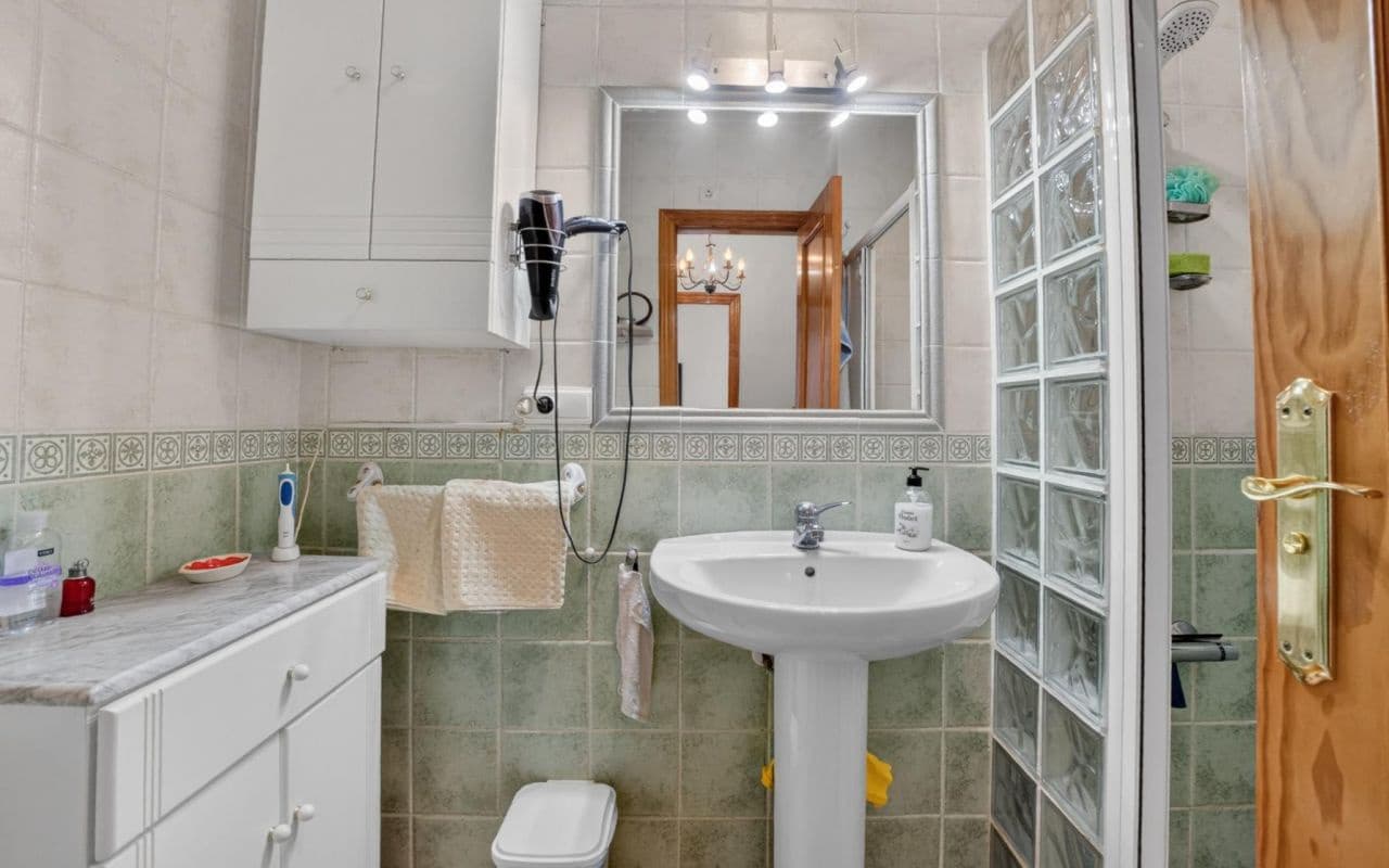 2 sovrum Hus till salu i Torrevieja med pool - 175 000 € (Ref: 9816519)