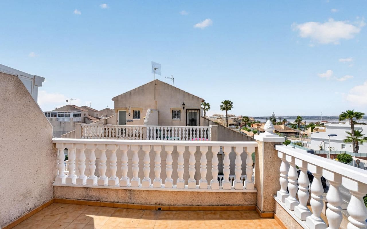 2 sovrum Hus till salu i Torrevieja med pool - 175 000 € (Ref: 9816519)