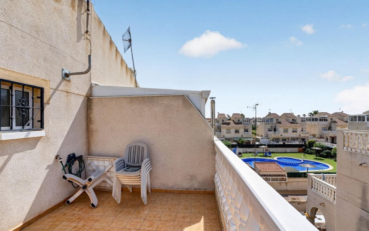 2 sovrum Hus till salu i Torrevieja med pool - 175 000 € (Ref: 9816519)