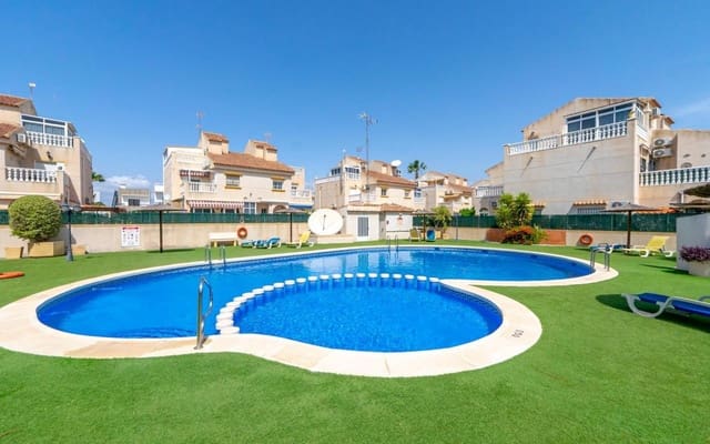 2 sovrum Hus till salu i Torrevieja med pool - 175 000 € (Ref: 9816519)