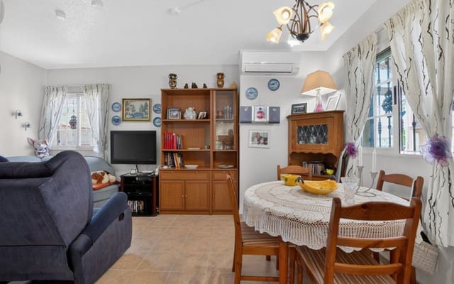 2 sovrum Hus till salu i Torrevieja med pool - 175 000 € (Ref: 9816519)