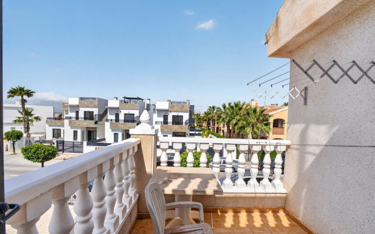 2 sovrum Hus till salu i Torrevieja med pool - 175 000 € (Ref: 9816519)