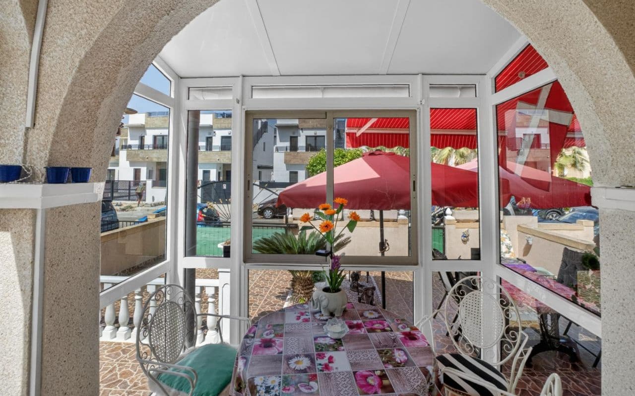 2 sovrum Hus till salu i Torrevieja med pool - 175 000 € (Ref: 9816519)