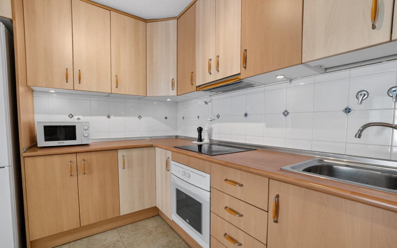 2 soveværelse Lejlighed til salg i Torrevieja med swimmingpool - € 219.000 (Ref: 9816521)