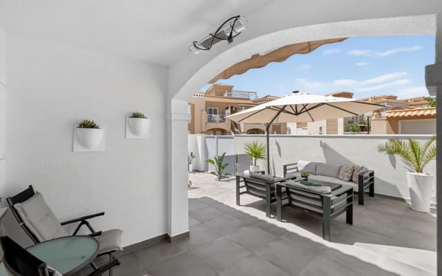2 soveværelse Lejlighed til salg i Torrevieja med swimmingpool - € 219.000 (Ref: 9816521)