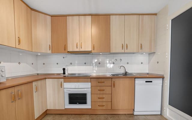 2 soveværelse Lejlighed til salg i Torrevieja med swimmingpool - € 219.000 (Ref: 9816521)