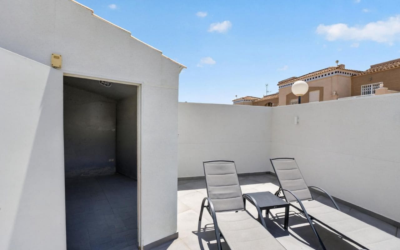 2 soveværelse Lejlighed til salg i Torrevieja med swimmingpool - € 219.000 (Ref: 9816521)