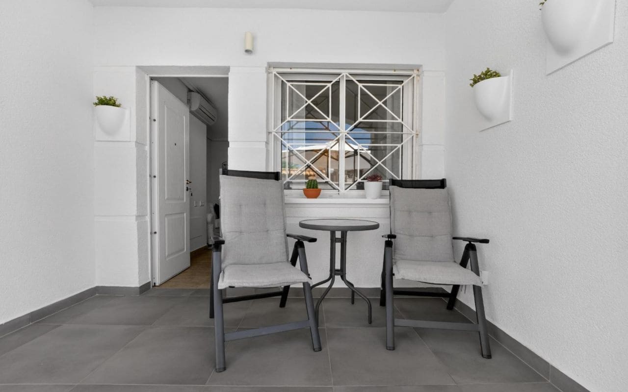 2 soveværelse Lejlighed til salg i Torrevieja med swimmingpool - € 219.000 (Ref: 9816521)