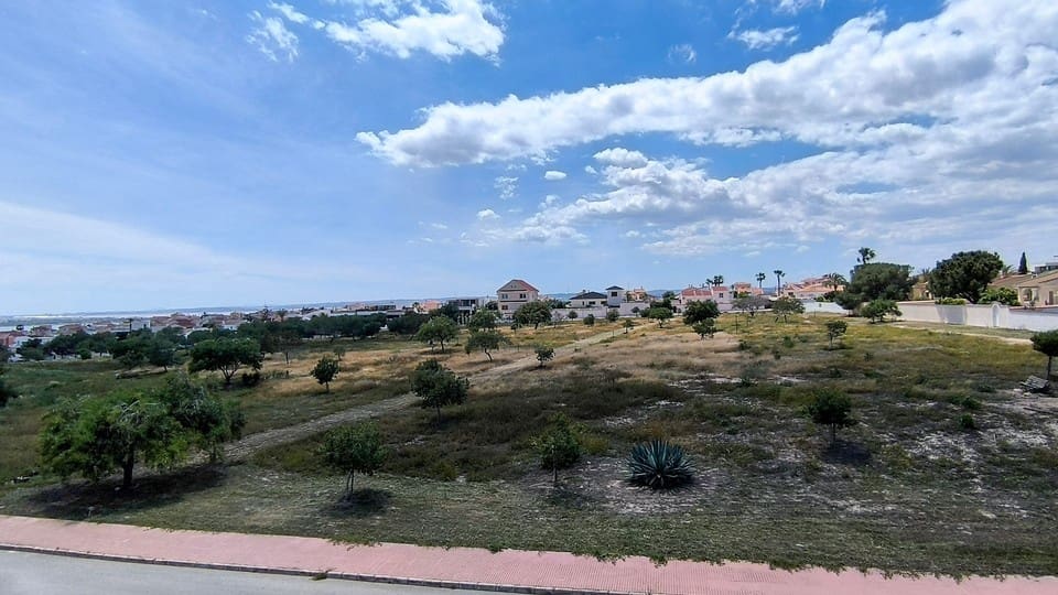 4 slaapkamer Villa te koop in Ciudad Quesada met zwembad garage - € 450.000 (Ref: 9821499)