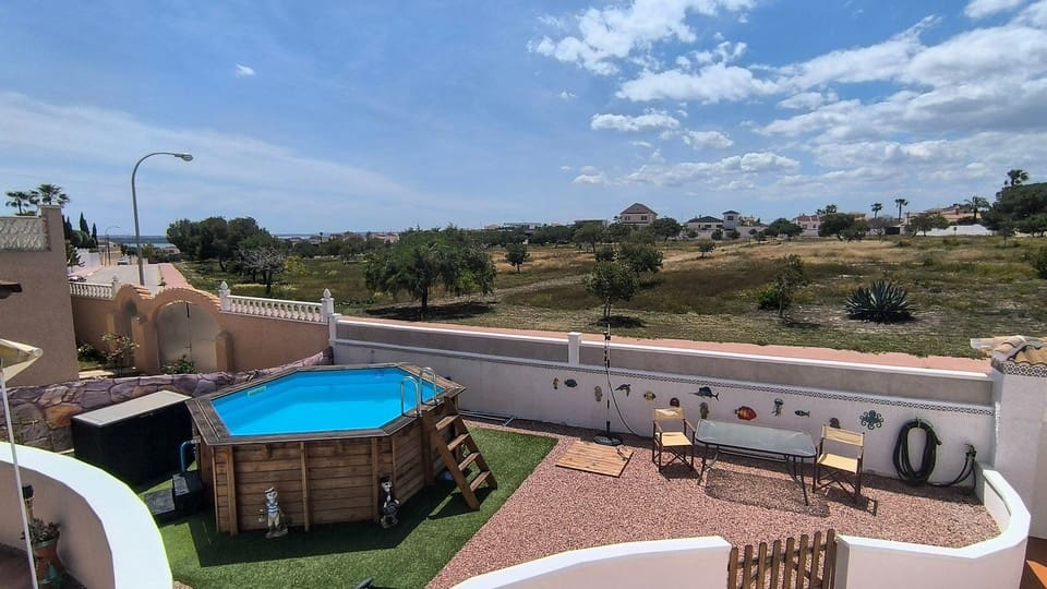4 slaapkamer Villa te koop in Ciudad Quesada met zwembad garage - € 450.000 (Ref: 9821499)
