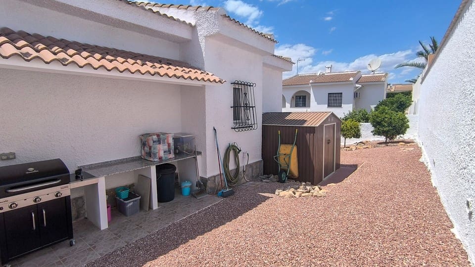4 slaapkamer Villa te koop in Ciudad Quesada met zwembad garage - € 450.000 (Ref: 9821499)