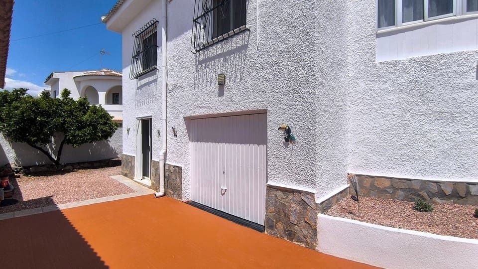 4 slaapkamer Villa te koop in Ciudad Quesada met zwembad garage - € 450.000 (Ref: 9821499)