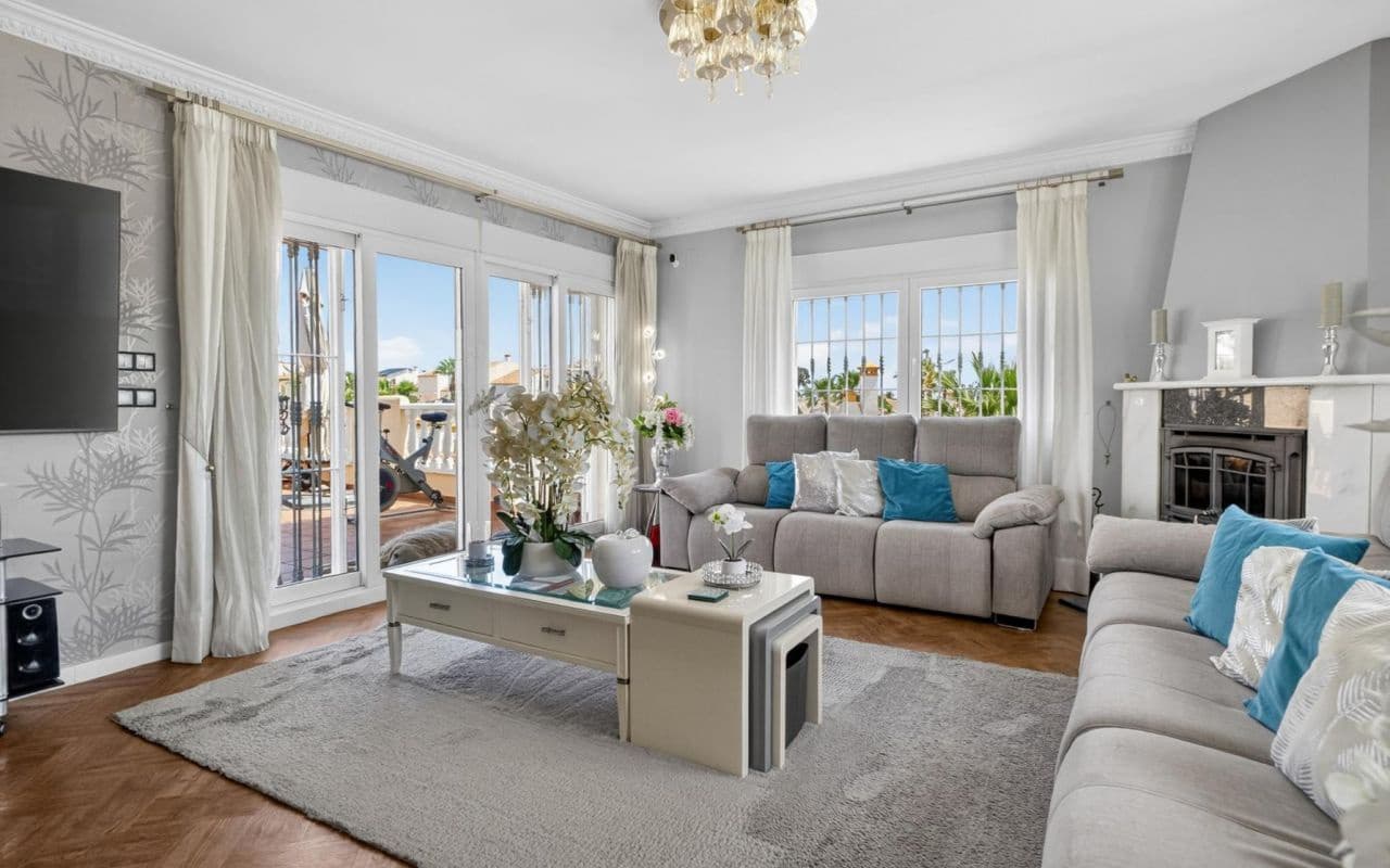 4 soveværelse Villa til salg i Los Dolses med swimmingpool - € 795.000 (Ref: 9821590)