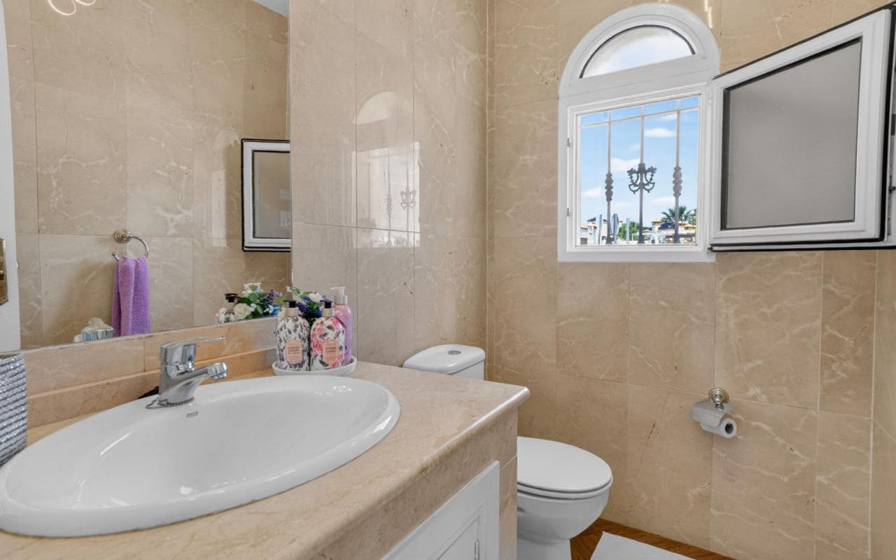 4 soveværelse Villa til salg i Los Dolses med swimmingpool - € 795.000 (Ref: 9821590)